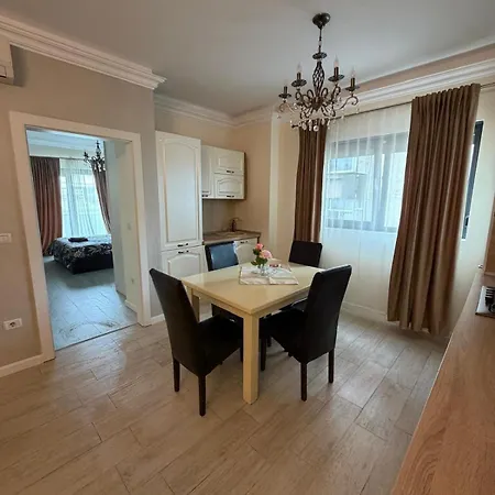 Delux 6 Silistra Apartmán *